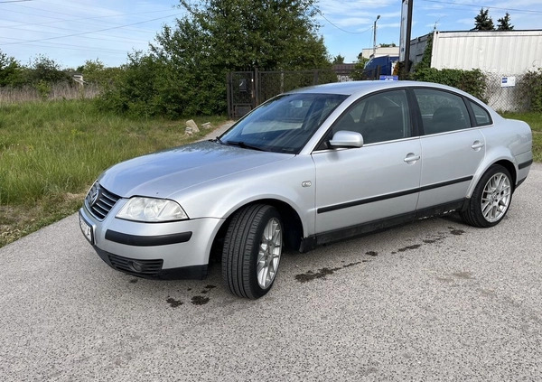 Volkswagen Passat cena 11900 przebieg: 312000, rok produkcji 2001 z Warszawa małe 37